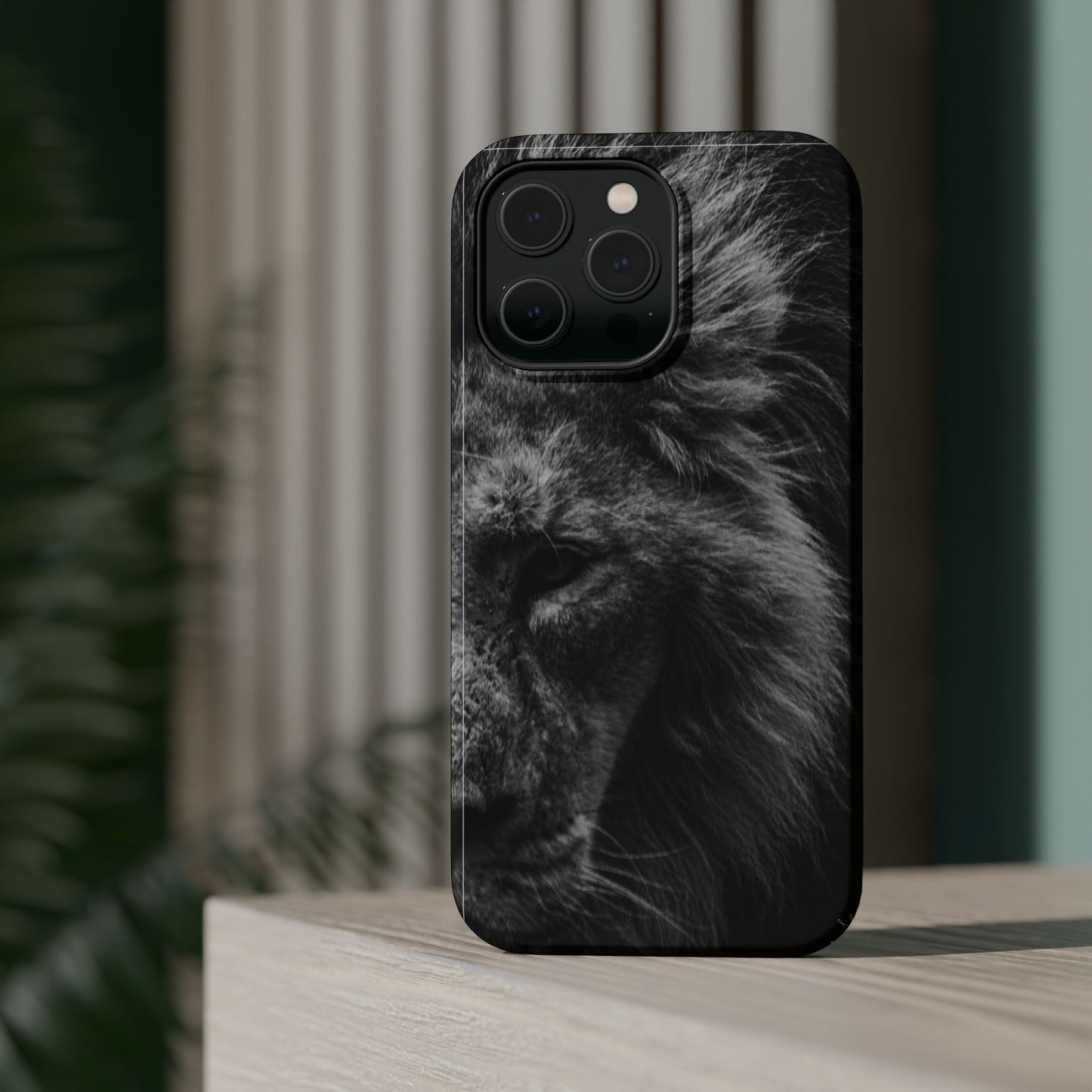 Majestic Lion Magnetic Tough Case - Cool Wildlife Phone Cover