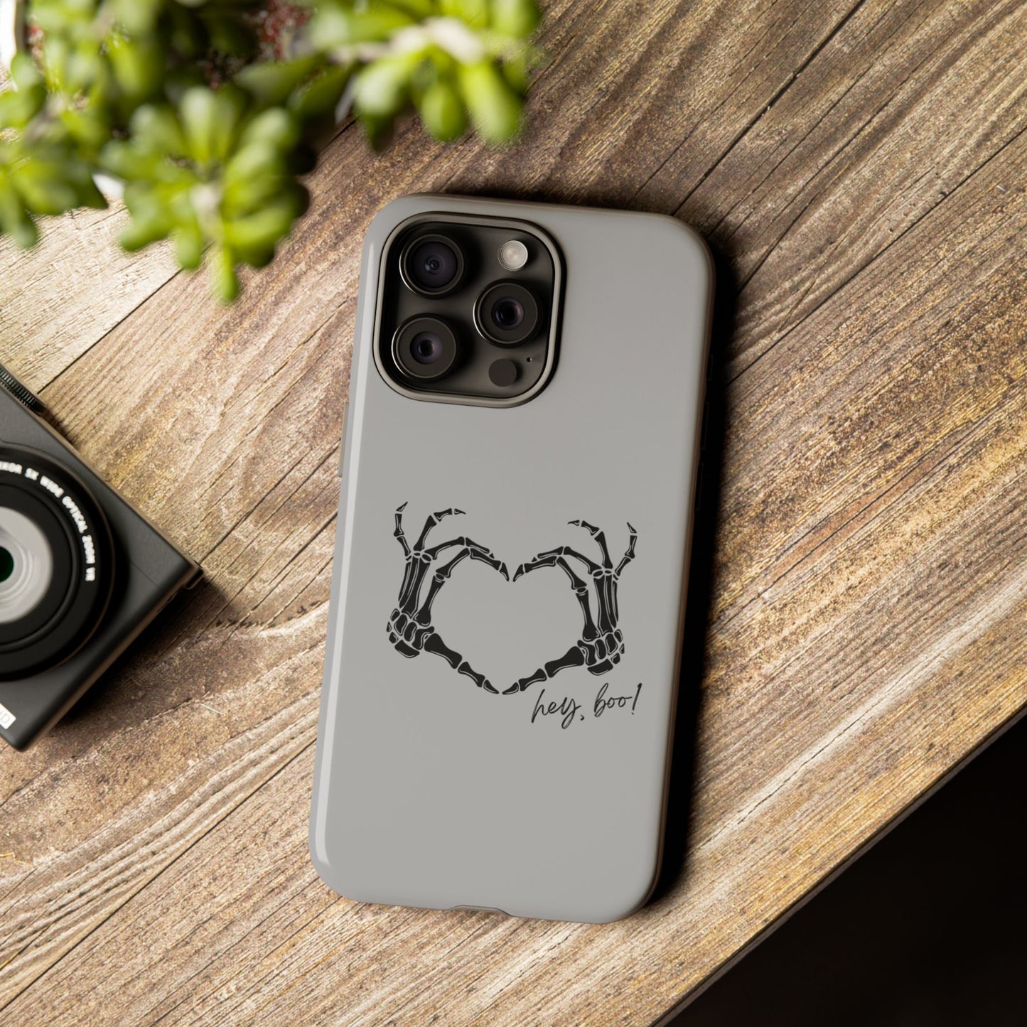 Stylish Phone Case with Skeleton Hand Heart Design, Unique Gift for Halloween, Gothic Aesthetic, Durable Mobile Cover, Trendy [...]