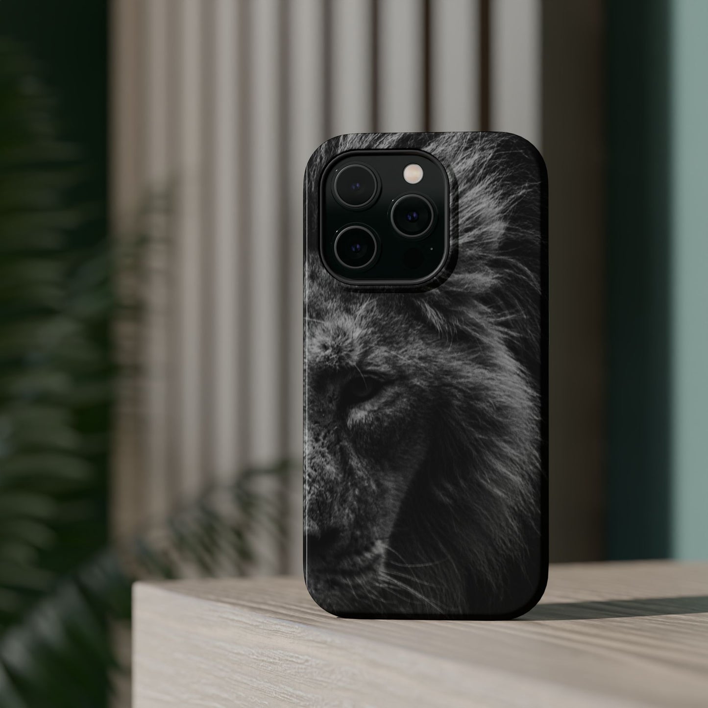 Majestic Lion Magnetic Tough Case - Cool Wildlife Phone Cover