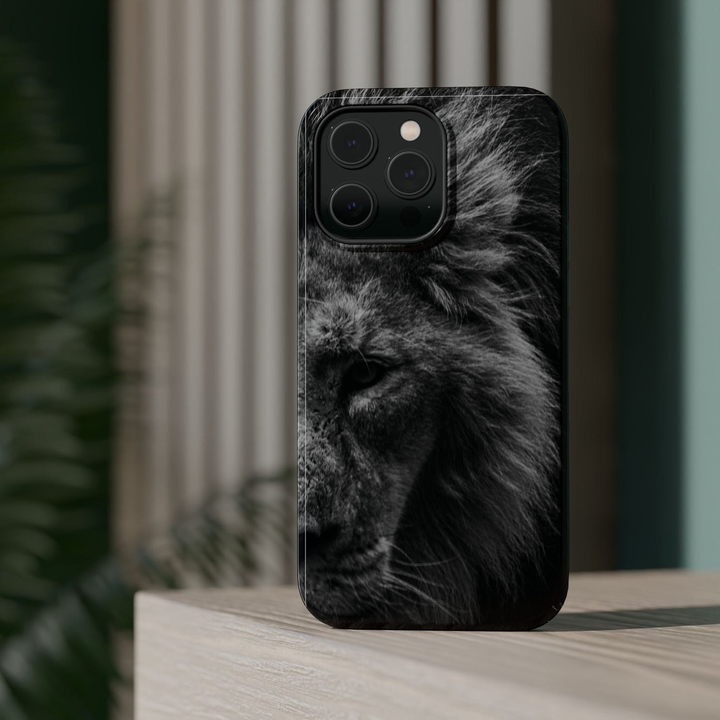 Majestic Lion Magnetic Tough Case - Cool Wildlife Phone Cover